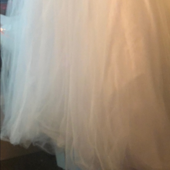 Gorgeous White Strapless Prom or Wedding Dress - Picture 5 of 7